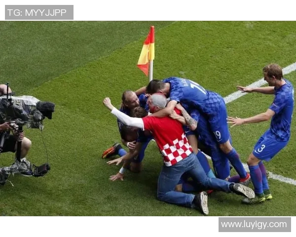 2004年欧洲杯举办地揭晓赛场背后的故事与精彩瞬间回顾